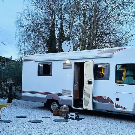 Terrain De Loisirs En Plein Centre De Lievin Camping Car Dış mekan fotoğraf
