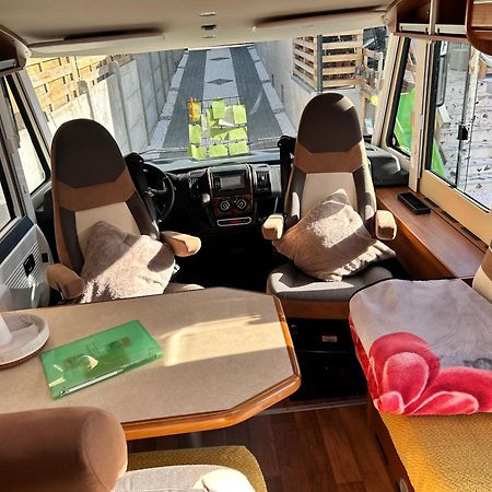 Terrain De Loisirs En Plein Centre De Lievin Camping Car Dış mekan fotoğraf